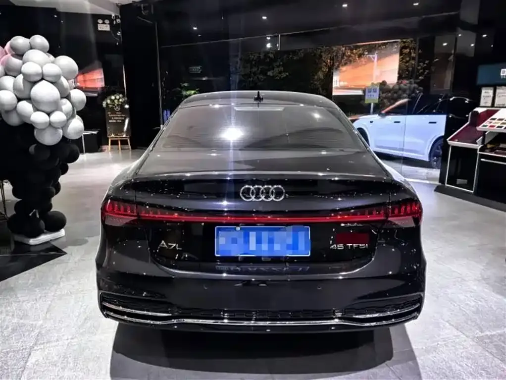 Audi A7L 2024 из CN, фото 9