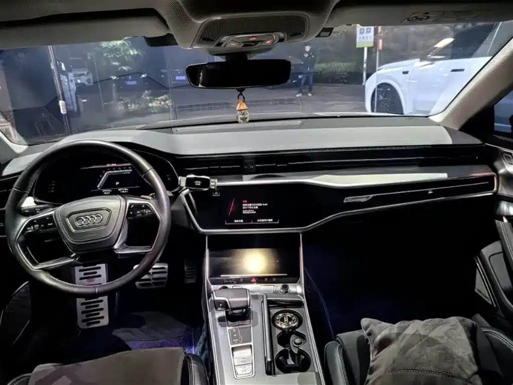 Audi A7L 2024 из CN, фото 4