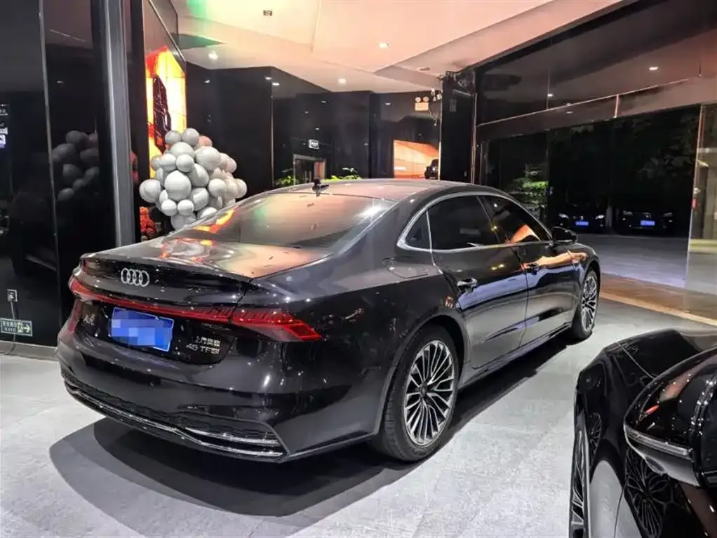 Audi A7L 2024 из CN, фото 6