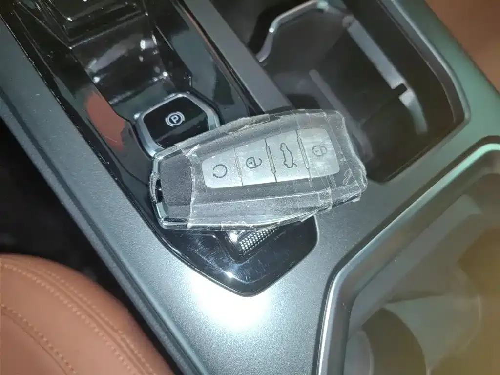 Geely Haoyue L 2024 из CN, фото 10