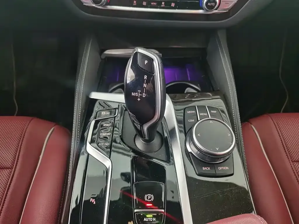 BMW 5 Series 2023 из CN, фото 6