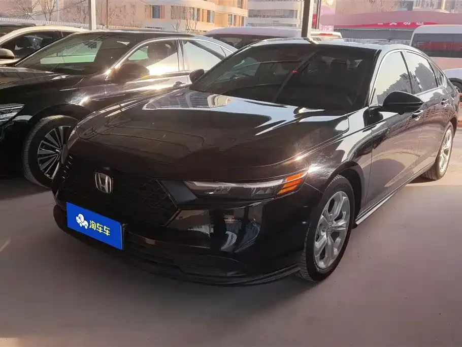 Honda Accord — фото 1