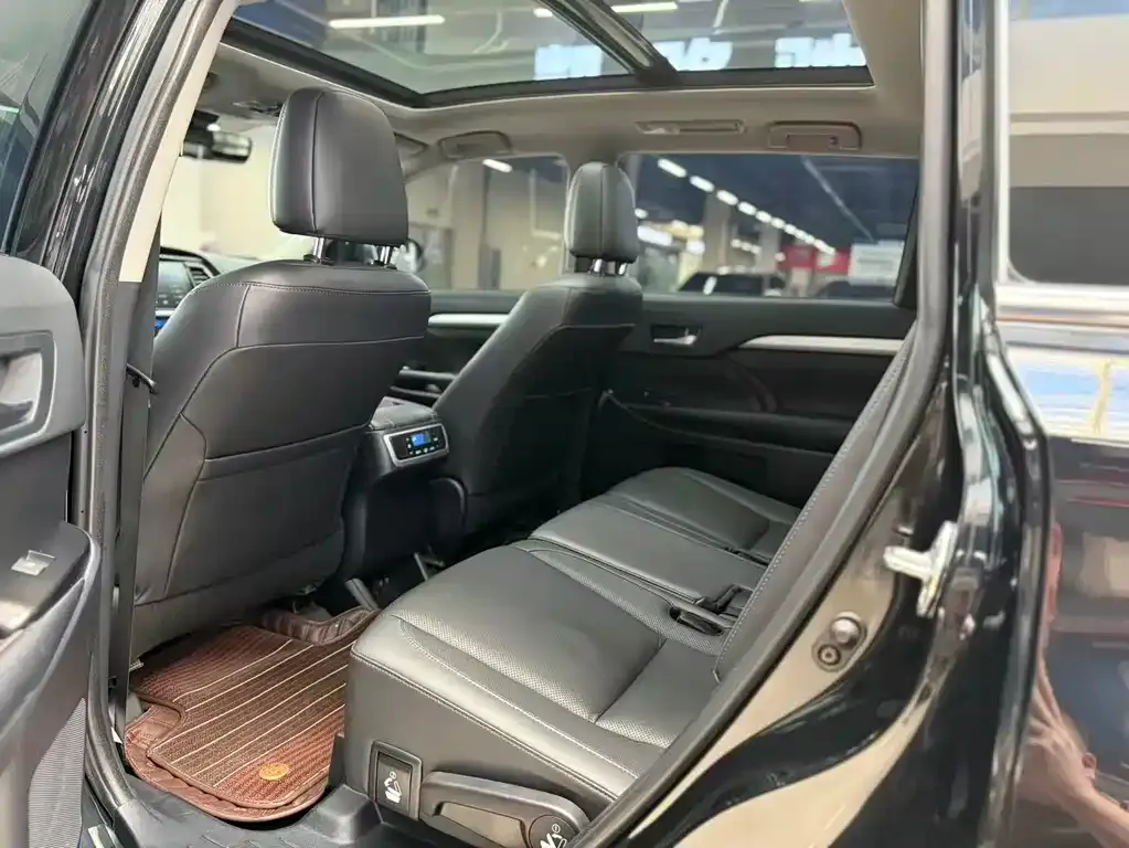 Toyota Highlander 2021 из CN, фото 5
