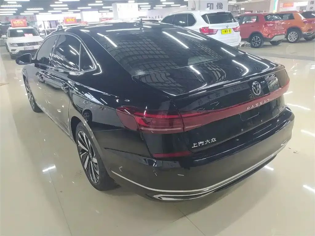 Volkswagen Passat 2023 из CN, фото 7