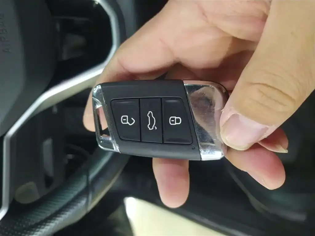 Volkswagen Passat 2023 из CN, фото 2