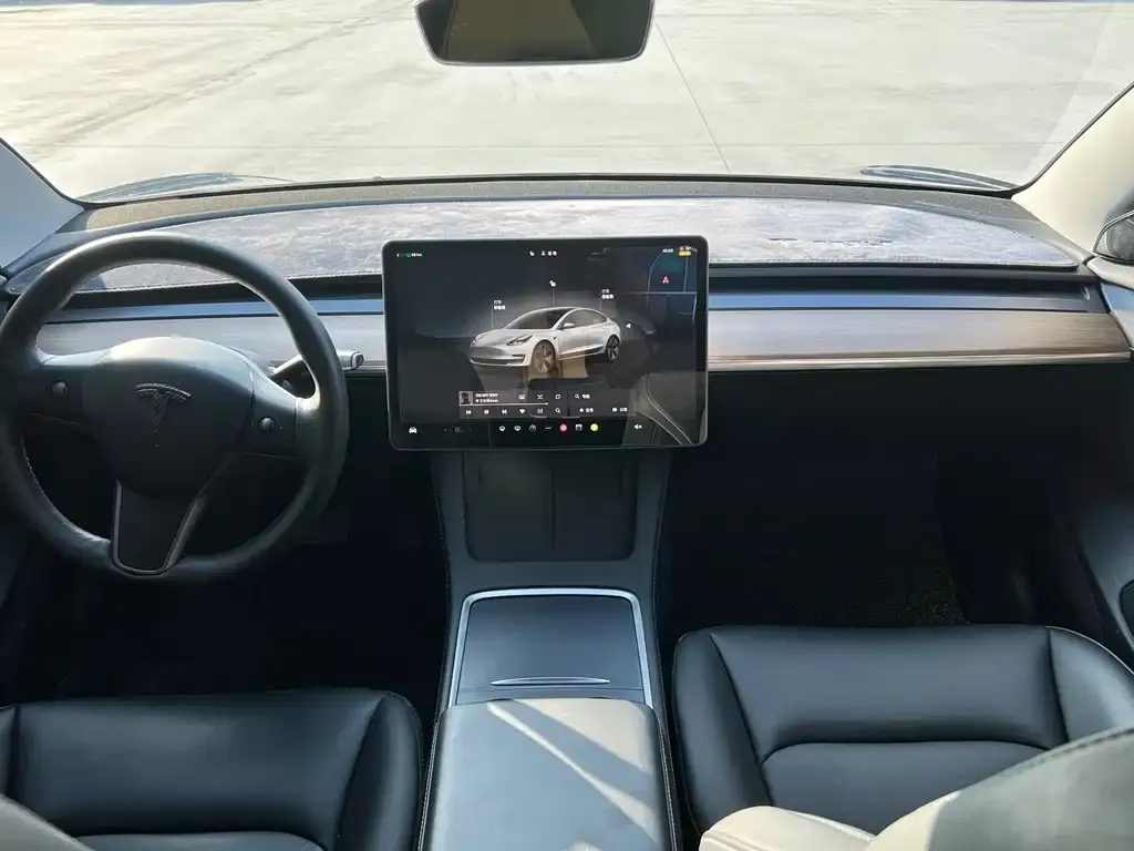Tesla Model 3 — фото 4