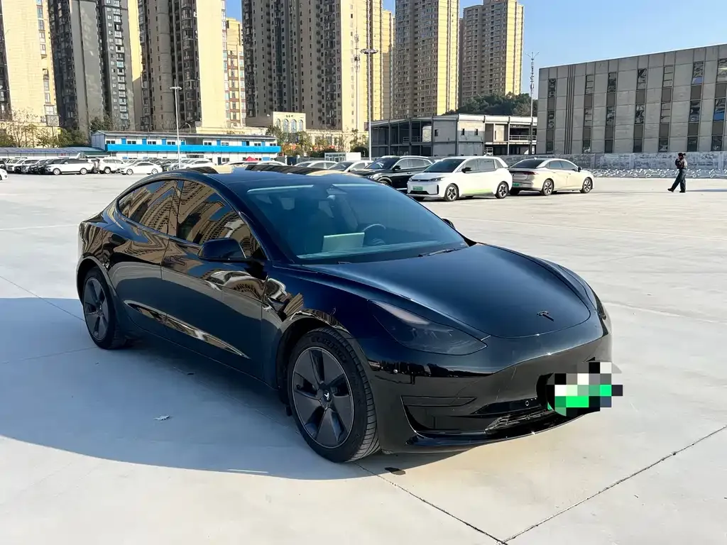 Tesla Model 3 — фото 6
