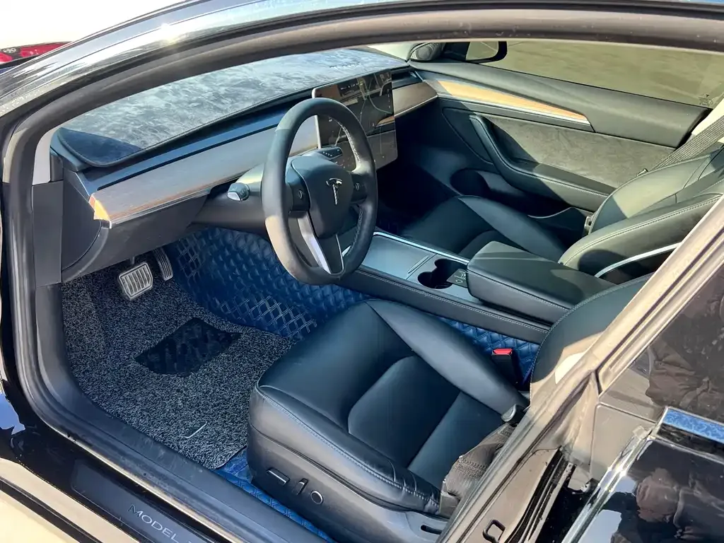Tesla Model 3 — фото 9