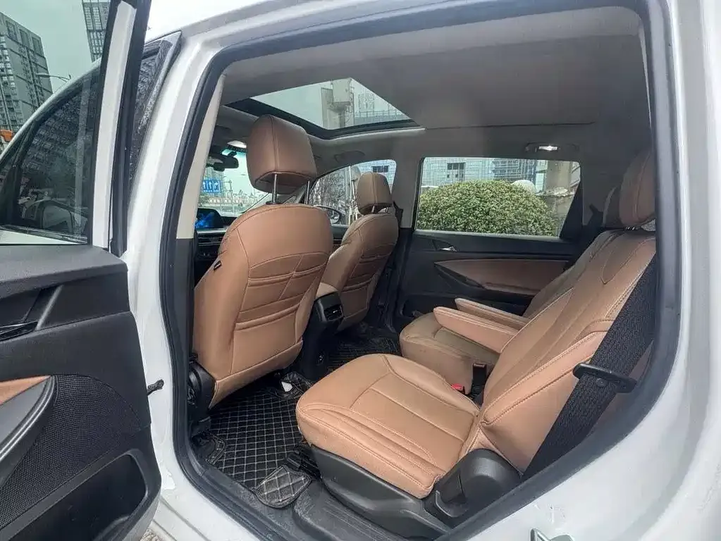 Buick GL6 2022 из CN, фото 4