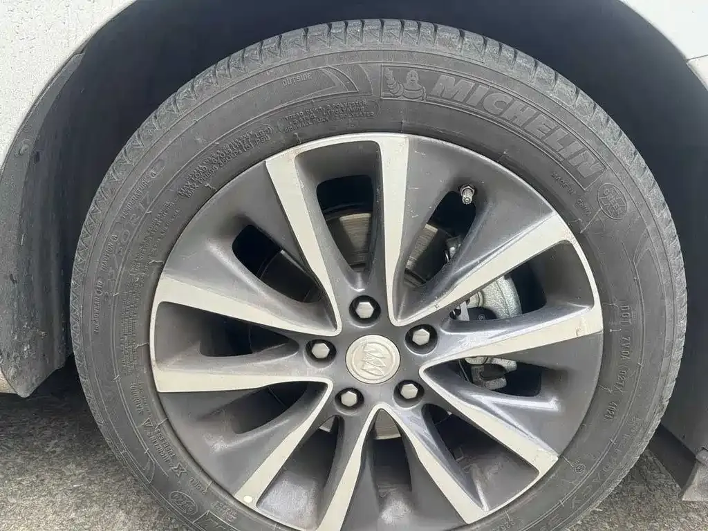 Buick GL6 2022 из CN, фото 2