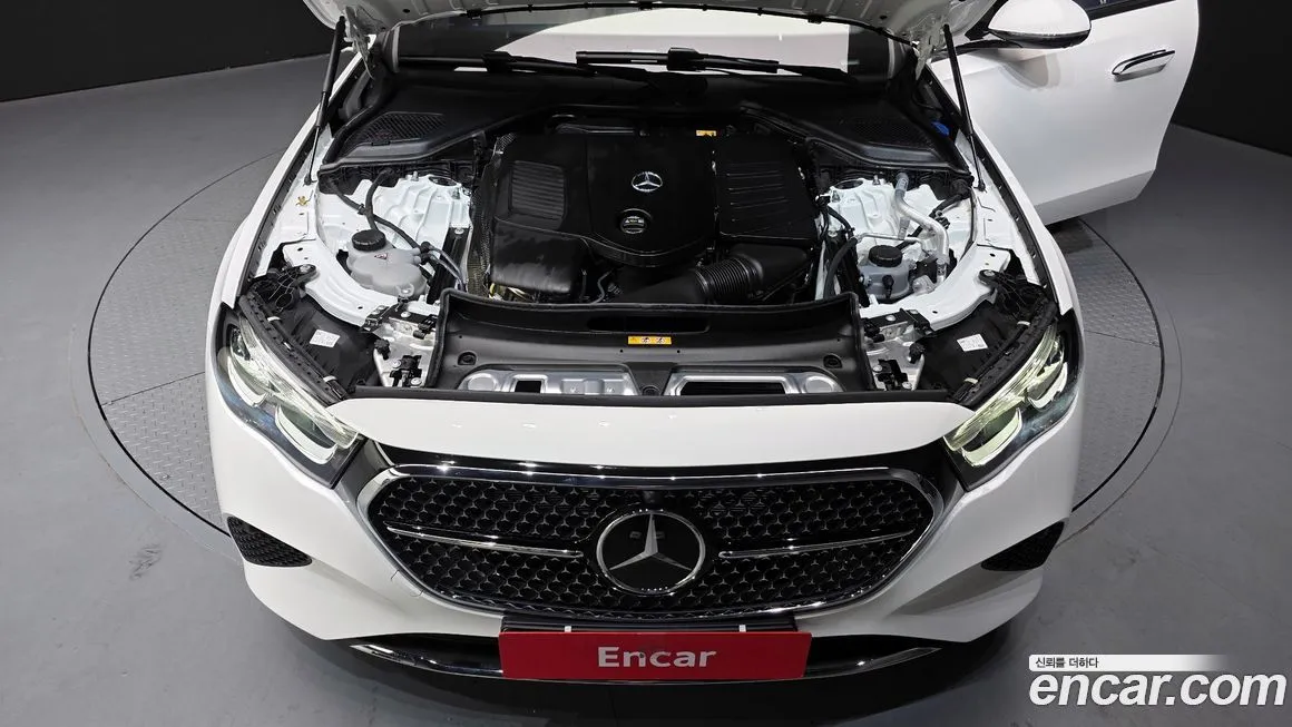 Mercedes-Benz E-Class — фото 10