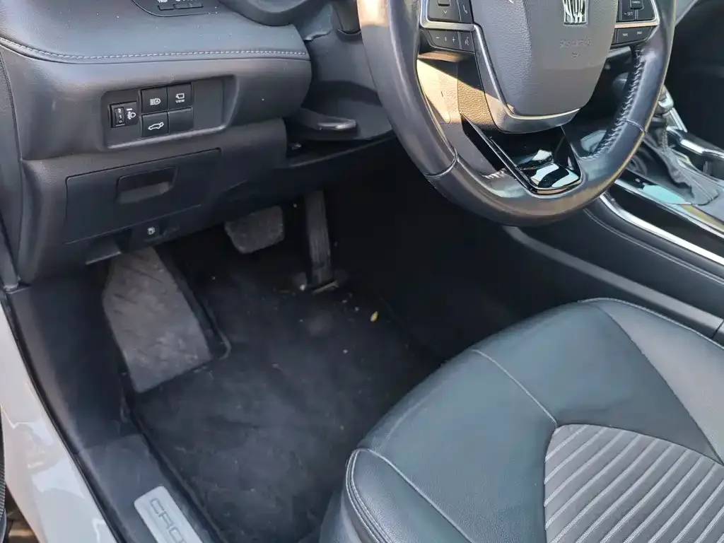 Toyota Crown Kluger 2021 из CN, фото 3