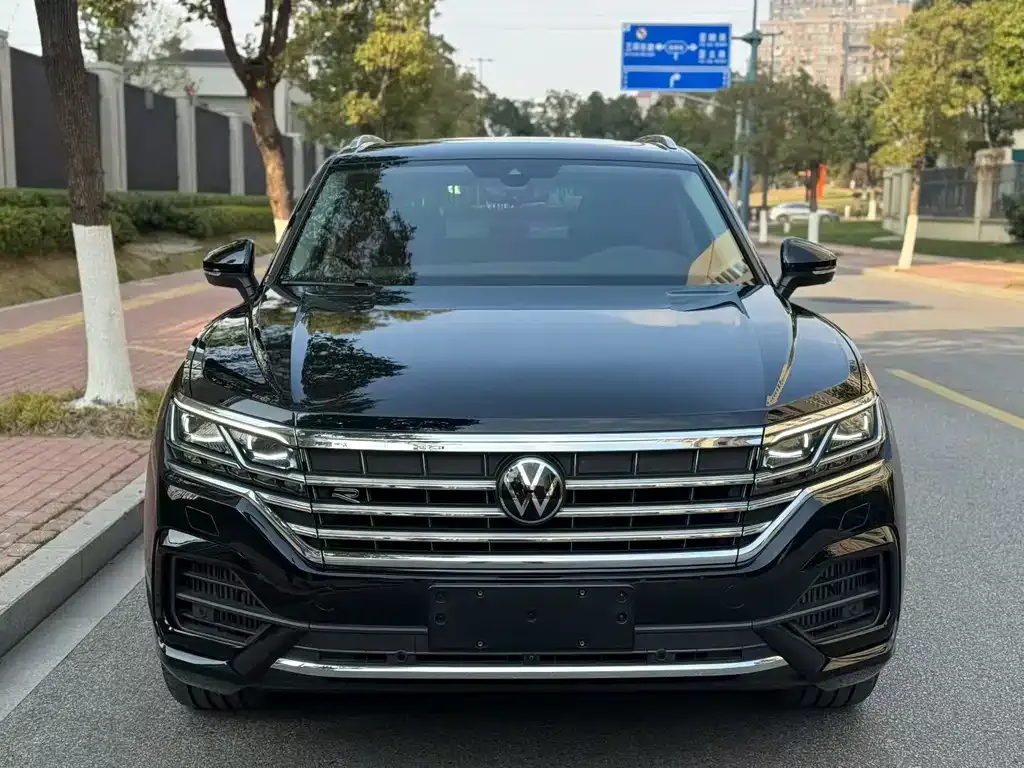 Volkswagen Touareg — фото 2