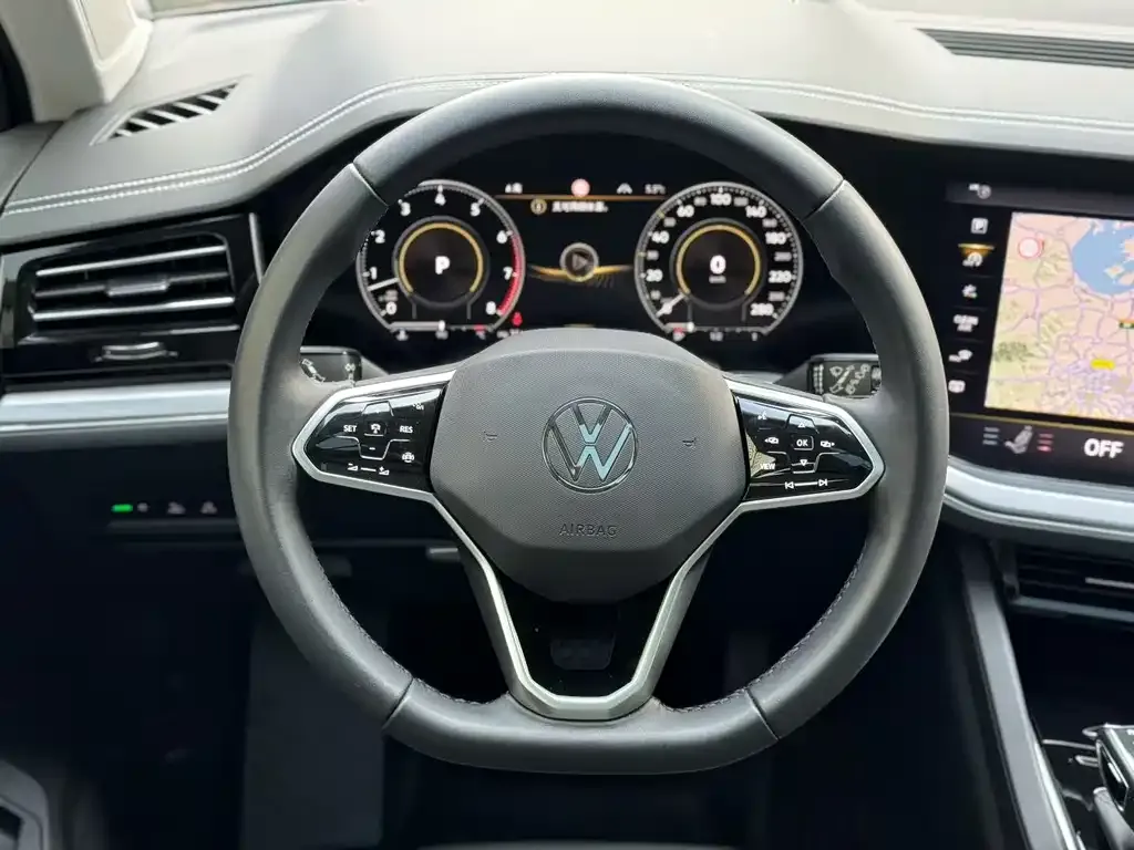 Volkswagen Touareg — фото 5
