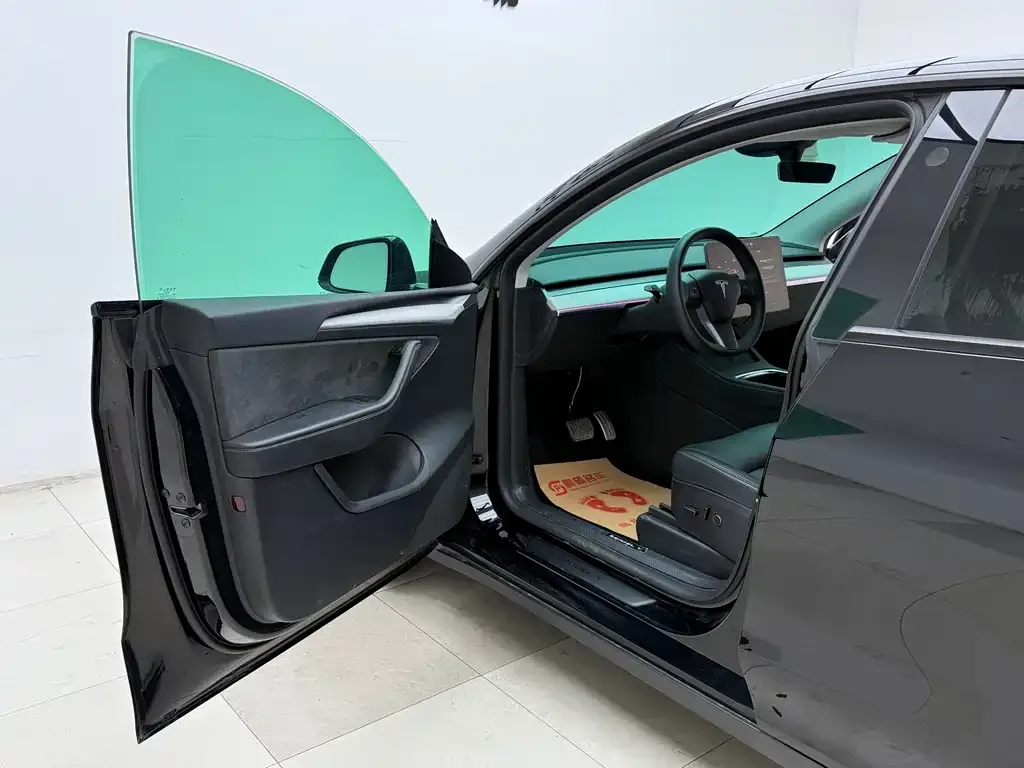 Tesla Model Y 2024 из CN, фото 3