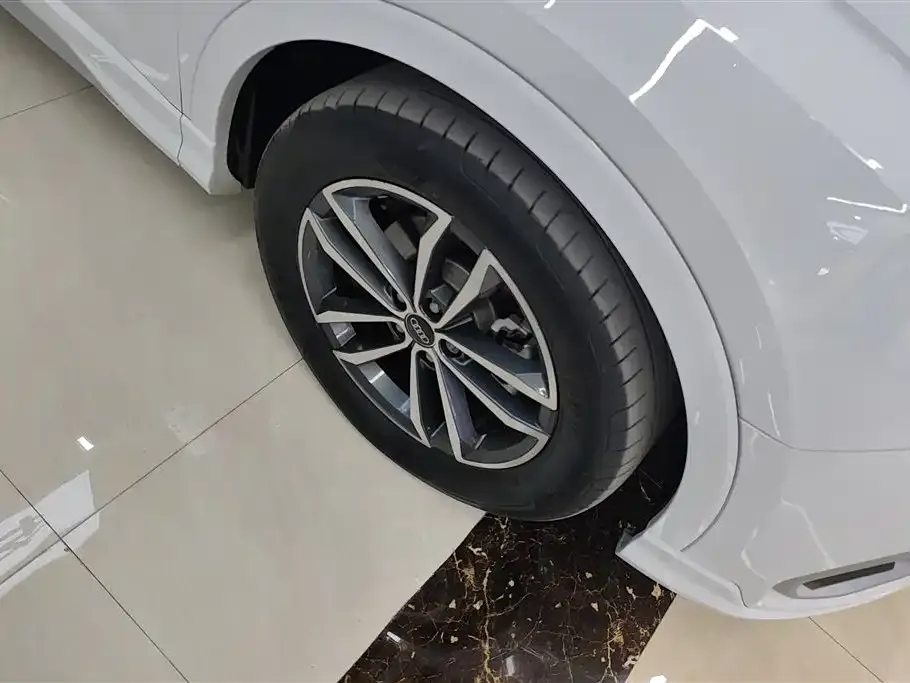 Audi Q3 2023 из CN, фото 7