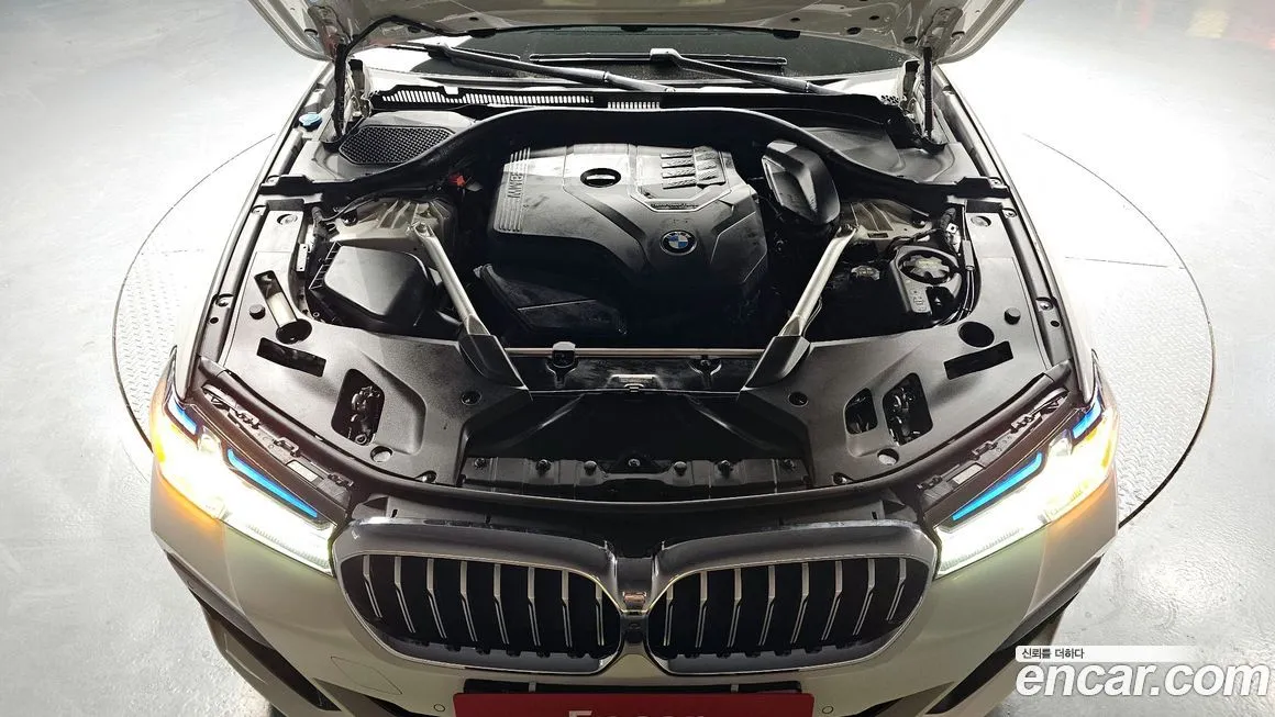 BMW 5-Series — фото 10