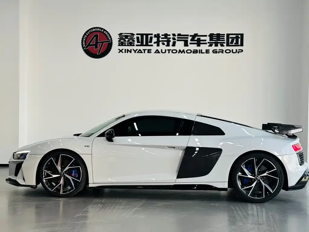 Audi R8 2023 из CN, фото 2