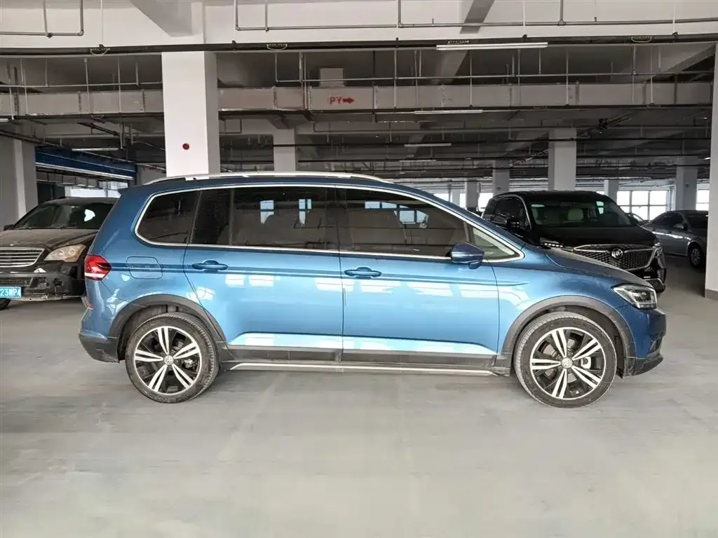 Volkswagen Touran 2021 из CN, фото 9