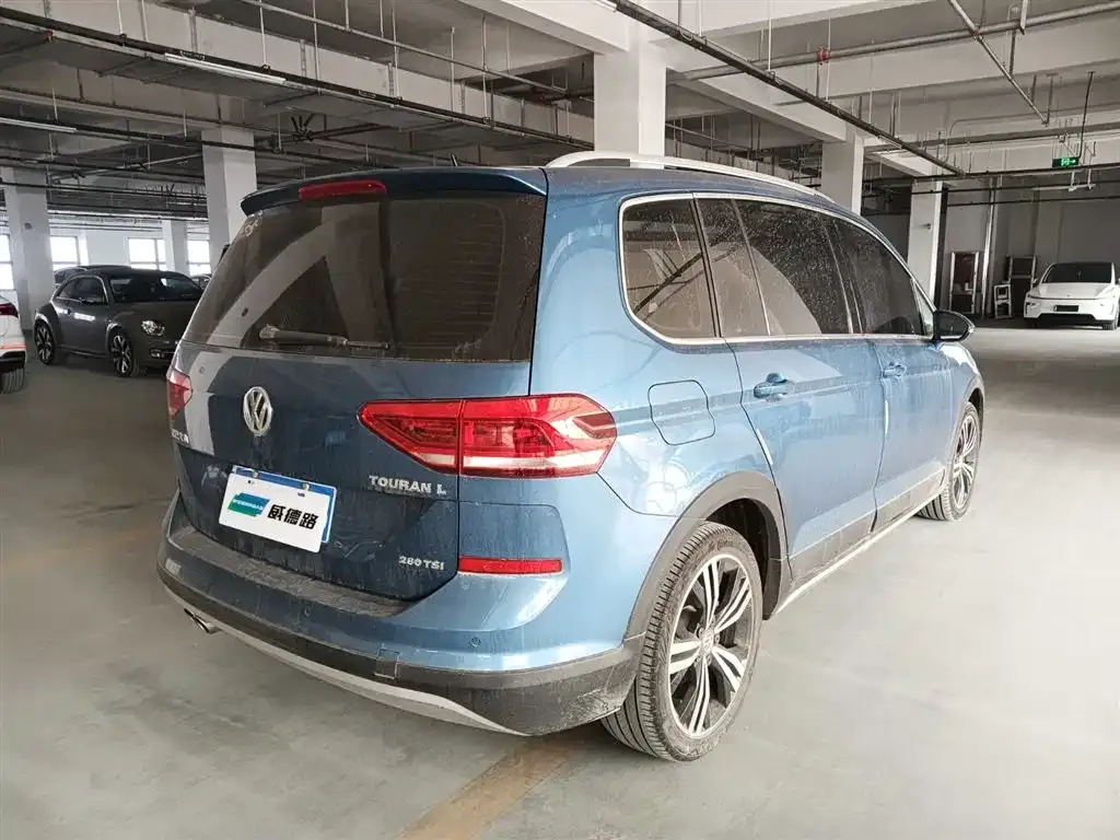 Volkswagen Touran 2021 из CN, фото 7