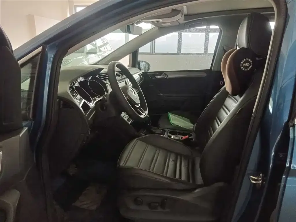 Volkswagen Touran 2021 из CN, фото 4