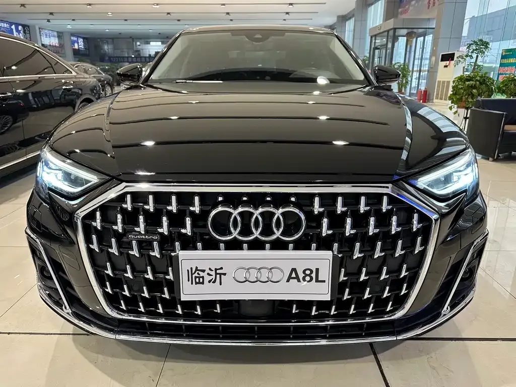 Audi A8 — фото 7