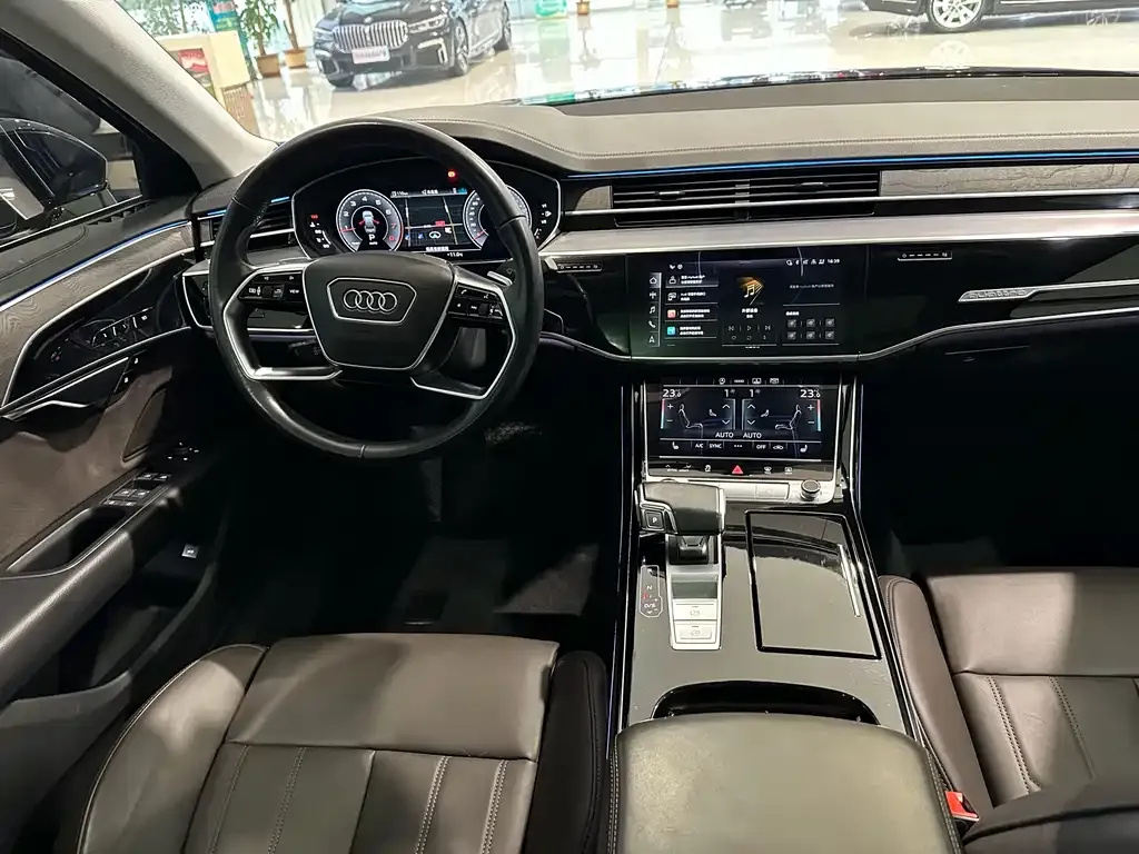 Audi A8 — фото 6