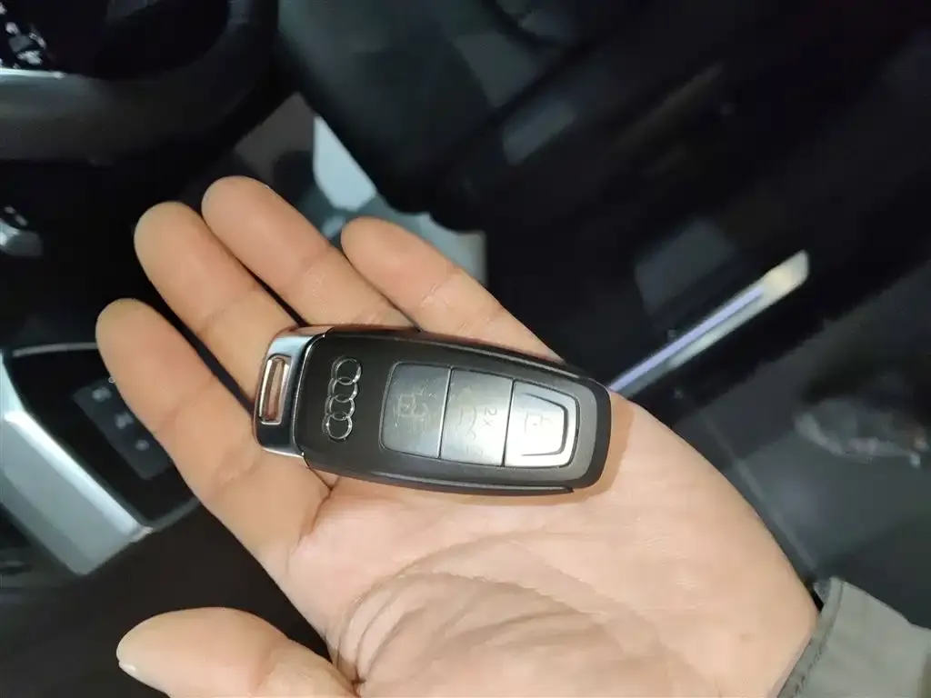 Audi A6L 2021 из CN, фото 2