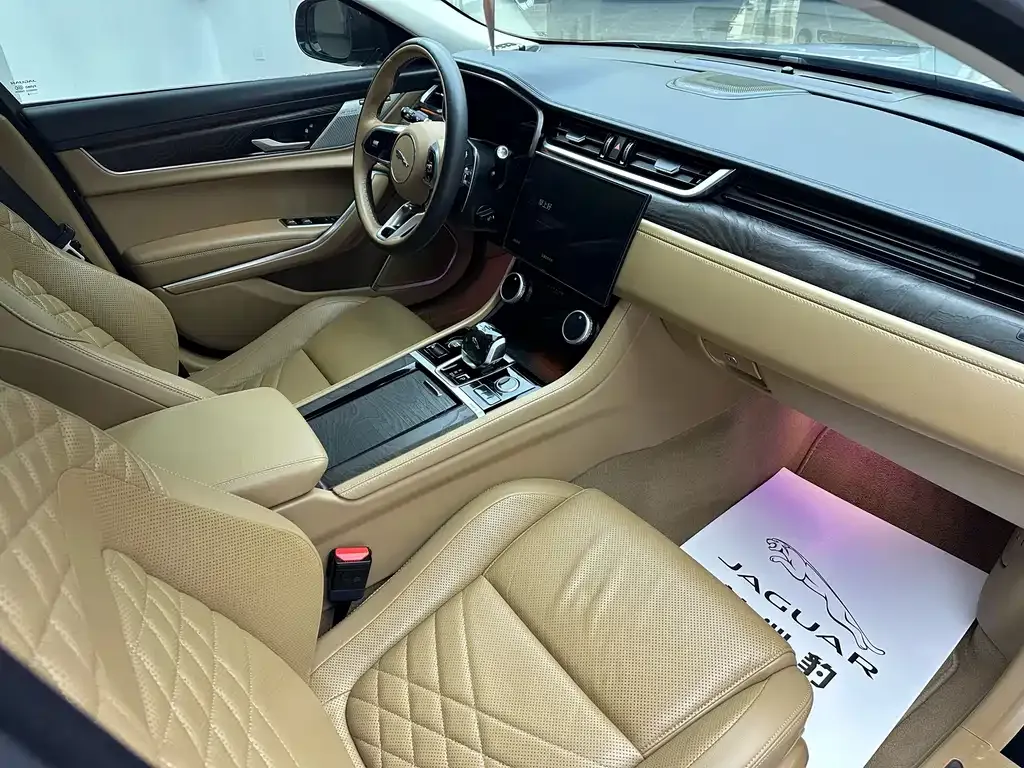 Jaguar XFL 2023 из CN, фото 9