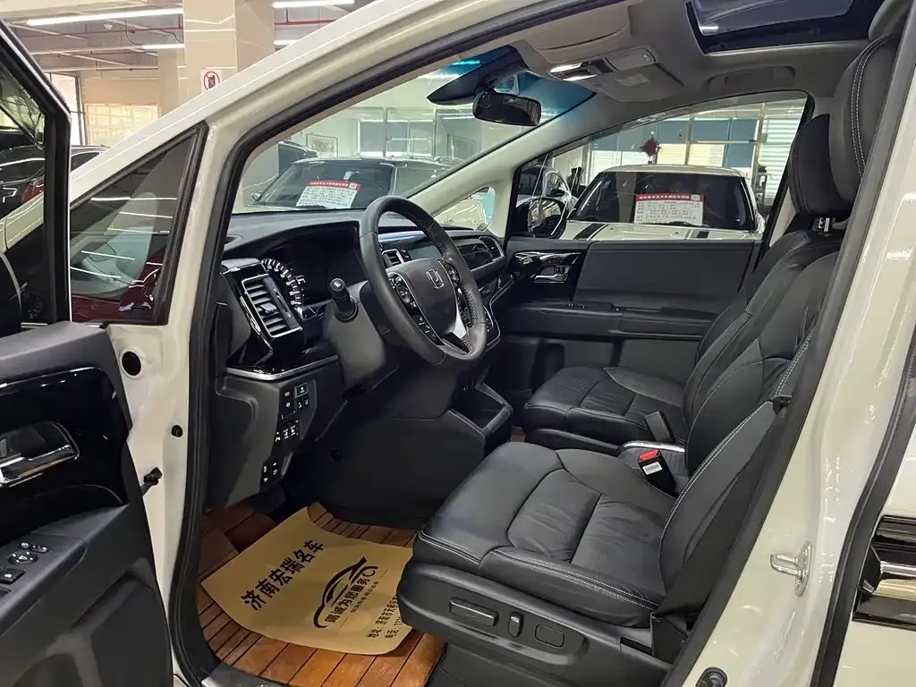 Honda Elysion 2021 из CN, фото 5