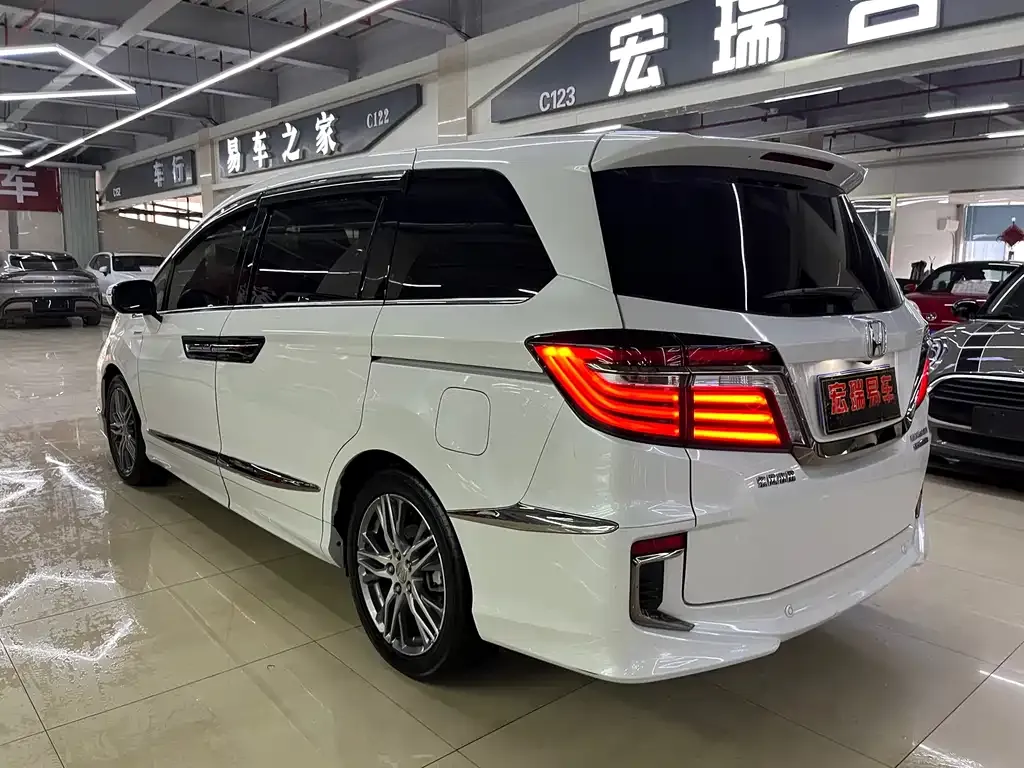 Honda Elysion 2021 из CN, фото 9