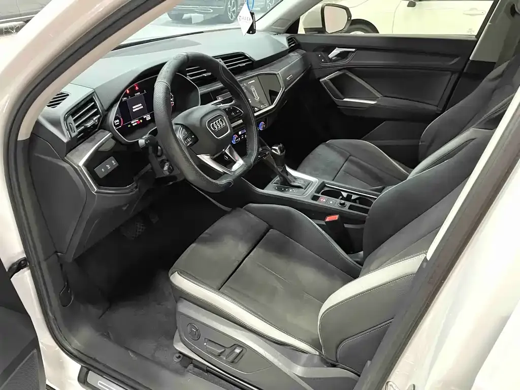 Audi Q3 2021 из CN, фото 7
