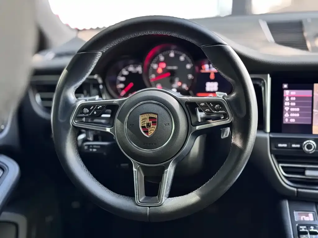 Porsche Macan — фото 8