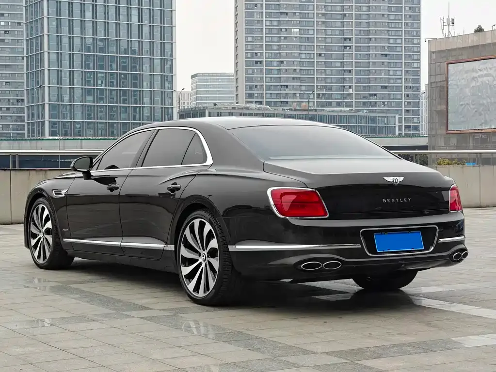 Bentley Flying Spur 2023 из CN, фото 6