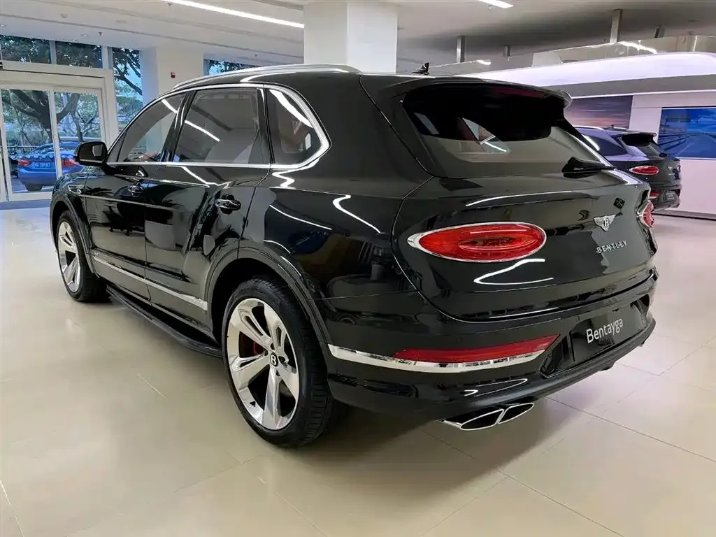 Bentley Bentayga 2022 из CN, фото 8