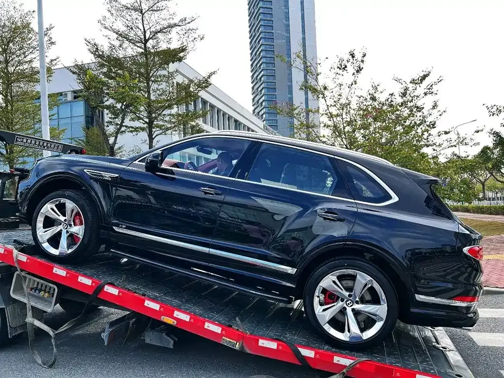 Bentley Bentayga 2022 из CN, фото 7
