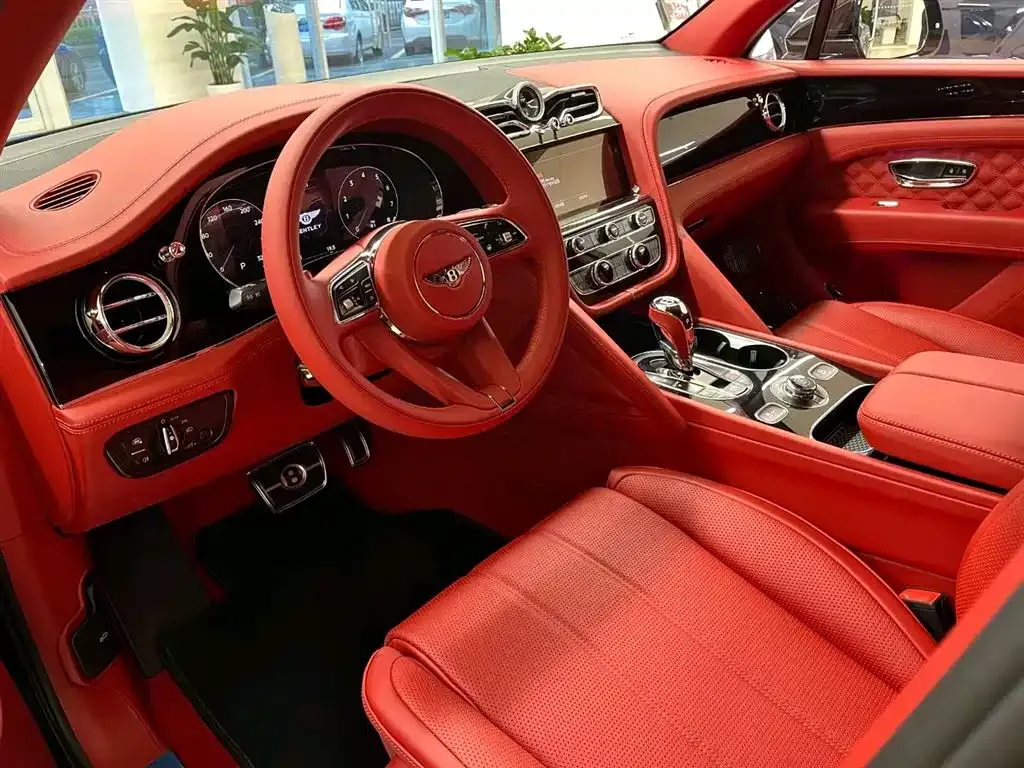 Bentley Bentayga 2022 из CN, фото 4