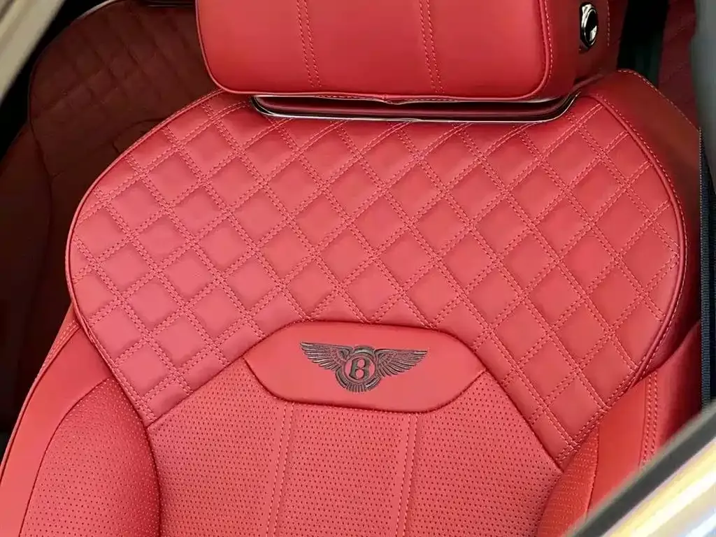 Bentley Bentayga 2022 из CN, фото 9
