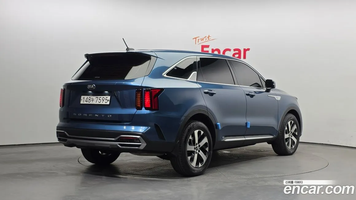 Kia Sorento — фото 7