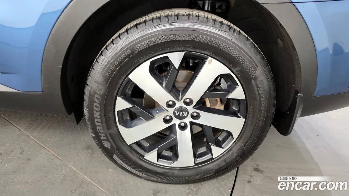 Kia Sorento — фото 10