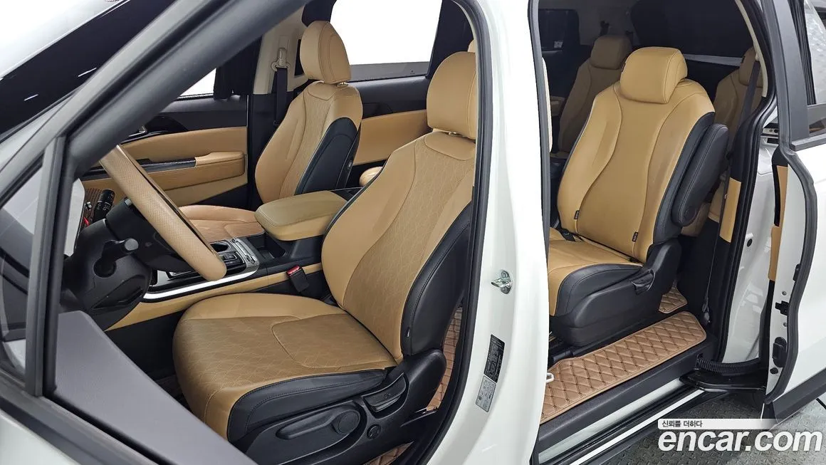 Kia Carnival — фото 10