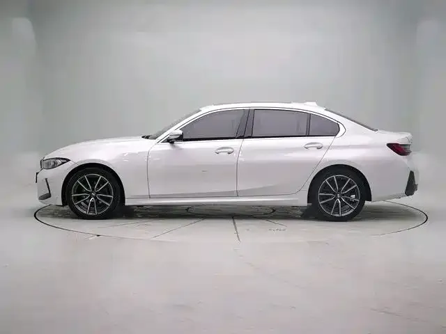 BMW 3 Series 2023 из CN, фото 4
