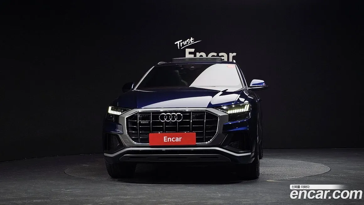 Audi Q8 — фото 7