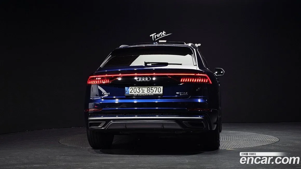 Audi Q8 — фото 5