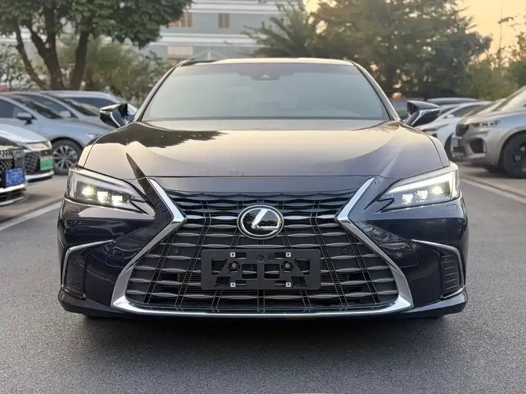 Lexus ES 2025 из CN, фото 5