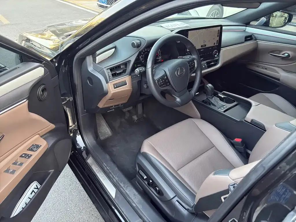 Lexus ES 2025 из CN, фото 9