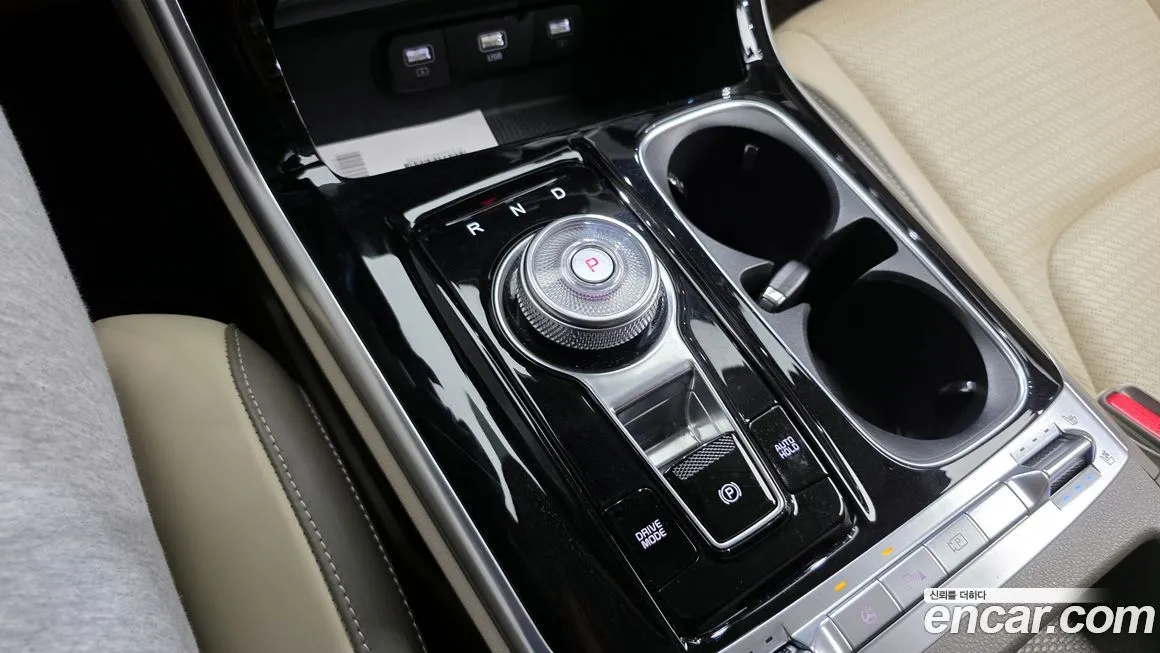 Kia Carnival — фото 10