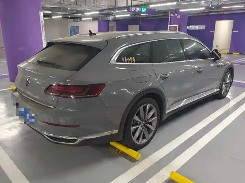 Volkswagen CC 2023 из CN, фото 2