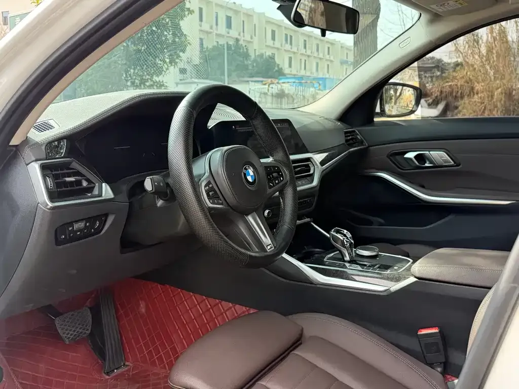 BMW 3 Series 2021 из CN, фото 2