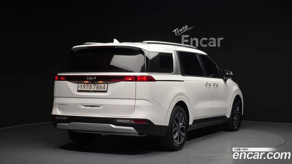 Kia Carnival — фото 2